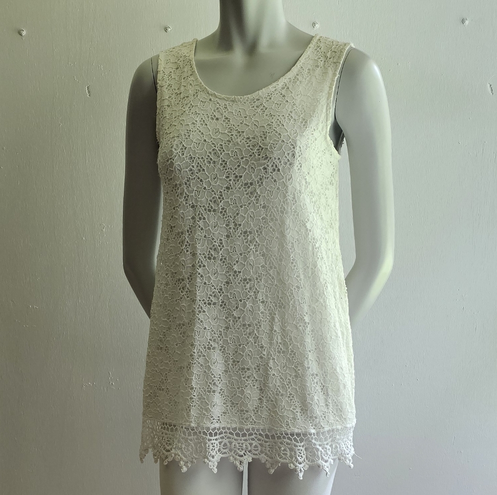 EUC ALFANI PETITE SP WHITE TUNIC SLEEVELESS LACE TOP